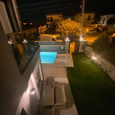 Villa Tamamen Muestakil Havuzlu *