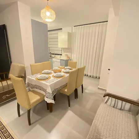 Tamamen Muestakil Havuzlu Villa *