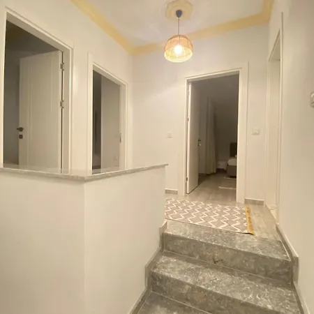 Villa Tamamen Muestakil Havuzlu