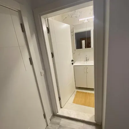 Tamamen Muestakil Havuzlu Villa Çeşme