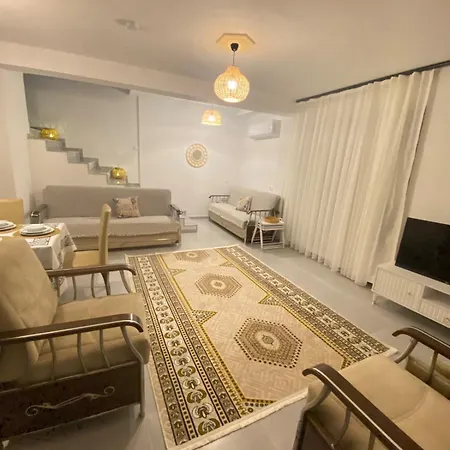 Tamamen Muestakil Havuzlu Villa *