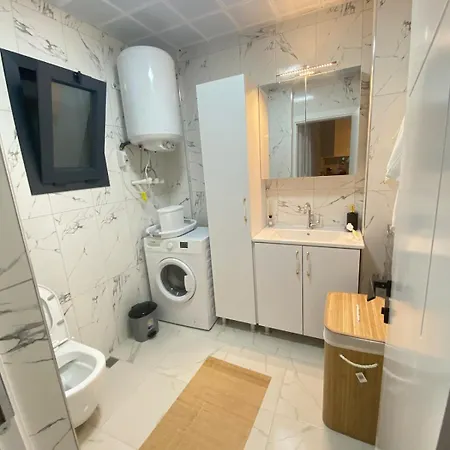 Tamamen Muestakil Havuzlu Villa Çeşme