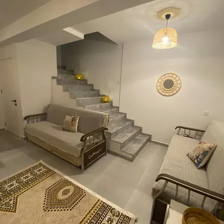 Tamamen Muestakil Havuzlu Villa